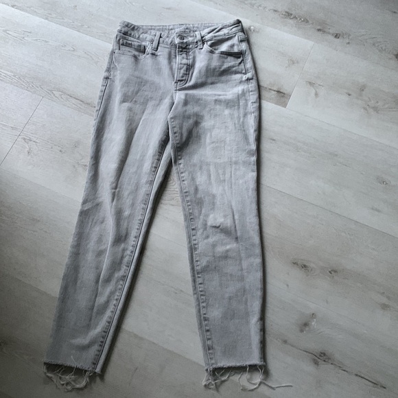 Old Navy Curvy High-Waisted Button-Fly O.G.‎ Straight Cut-Off Jeans Size 2 gray - Picture 8 of 14